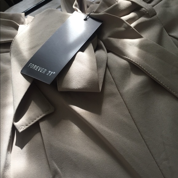 Brand new Forever 21 Trousers (beige) - Picture 5 of 7